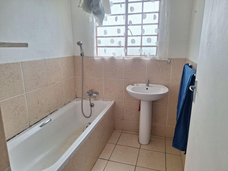 To Let 2 Bedroom Property for Rent in Mosel Eastern Cape